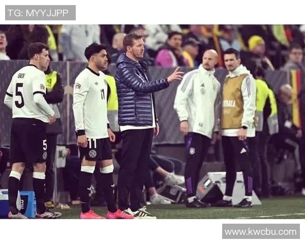 德甲球队宣布更换主教练引发球迷热议与期待