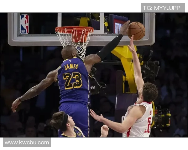 詹姆斯41分震撼全场，火箭遗憾不敌骑士